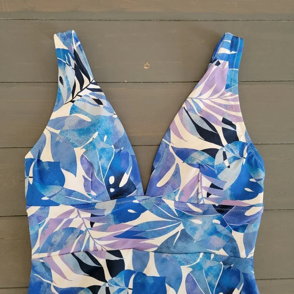 NWT Tommy Bahama Palm Modern Palma Mare Navy V-Neck One-Piece Swimsuit Size 8